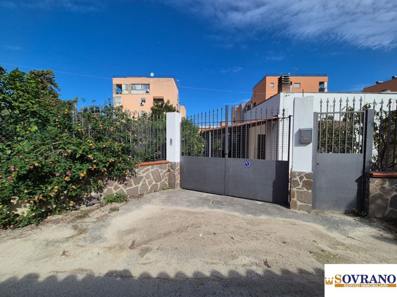 Villa in Vendita a Carini, 150'000€, 131 m²