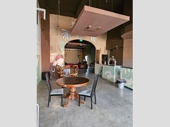 Negozio in Affitto a Colle di Val D'Elsa, 1'300€, 245 m²