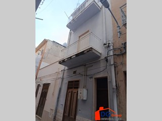 Casa Indipendente in Vendita a Alcamo, 27'000€, 90 m²