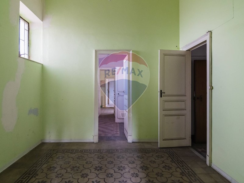 Casa Indipendente in Vendita a Giarre, 125'000€, 223 m²