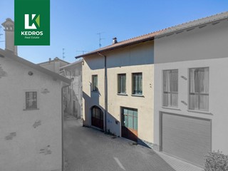 Casa Semi Indipendente in Vendita a Gavirate, 130'000€, 296 m²