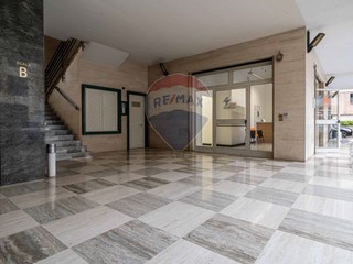 Immobile commerciale in Vendita a Guidonia Montecelio, 218'000€, 130 m²