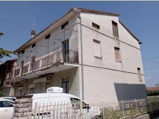 Casa Indipendente in Vendita a Deruta, 90'000€, 145 m²