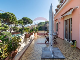 Quadrilocale in Affitto a Palermo, 700€, 100 m²