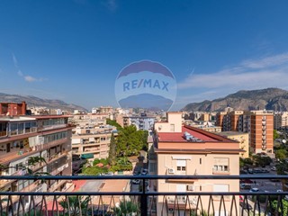 Appartamento in Vendita a Palermo, 340'000€, 168 m²