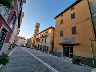 Casa Semi Indipendente in Vendita a Deruta, 109'000€, 160 m²