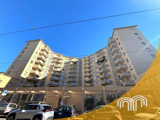 Appartamento in Vendita a Torino, 375'000€, 127 m²