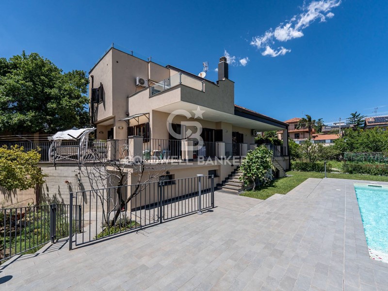 Villa in Vendita a Mascalucia, 459'000€, 180 m²