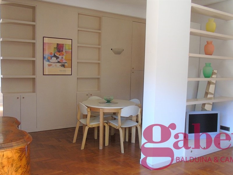 Bilocale in Vendita a Roma, 345'000€, 65 m², arredato