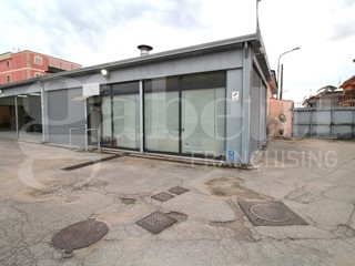 Laboratorio in Affitto a Casalnuovo di Napoli, 5'000€, 663 m²