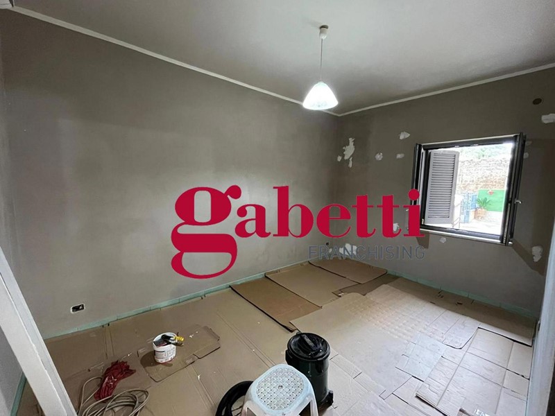 Trilocale in Vendita a Maddaloni, 70'000€, 66 m²