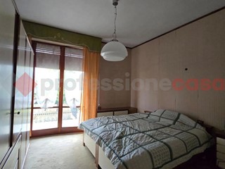 Appartamento in Vendita a Arezzo, 250'000€, 230 m², arredato