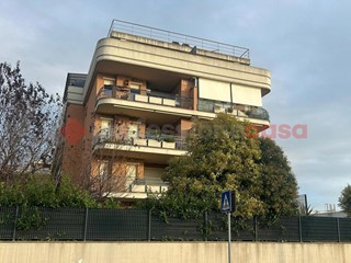 Attico in Vendita a Roma, 249'000€, 70 m²