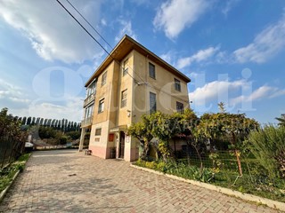 Casa Indipendente in Vendita a Moncalieri, 395'000€, 197 m²