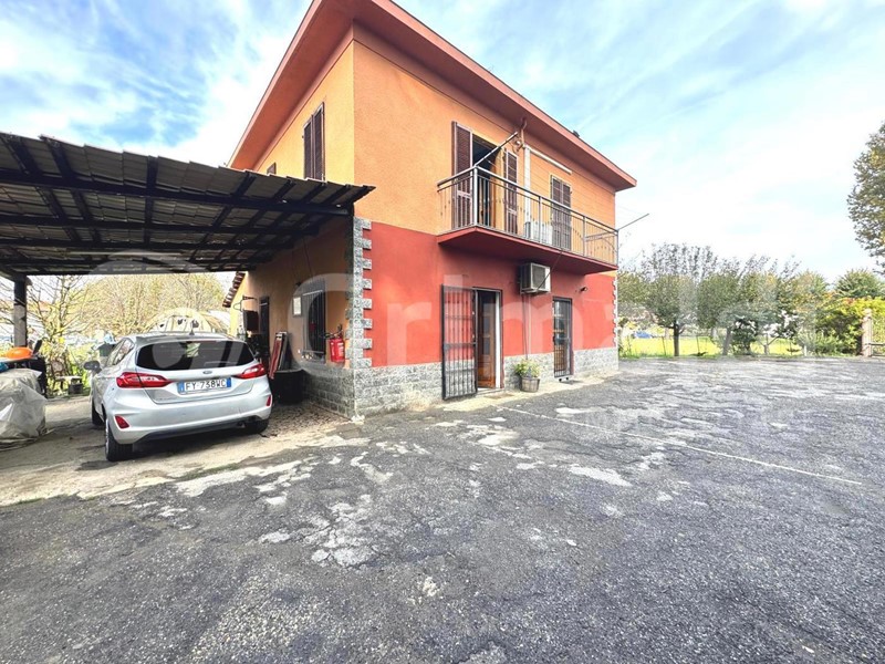 Casa Indipendente in Vendita a Airasca, 215'000€, 120 m²