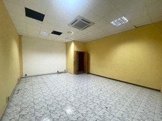 Ufficio in Affitto a Palermo, 1'300€, 355 m²