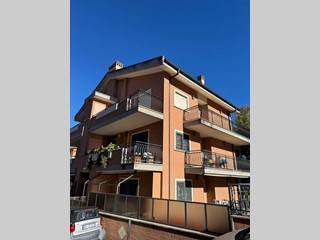 Attico in Vendita a Roma, 315'000€, 110 m²