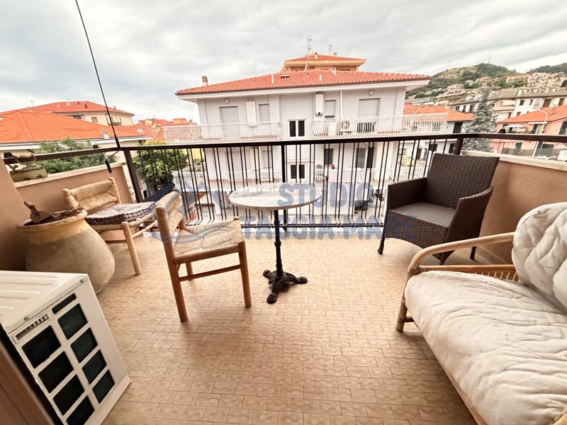 Appartamento in Vendita a Riva Ligure, 350'000€, 130 m², arredato