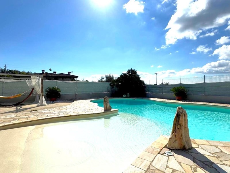 Casa Indipendente in Vendita a Muscoline, 598'000€, 440 m², con Box