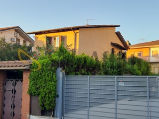 Trilocale in Affitto a Grottaferrata, 800€, 70 m², arredato