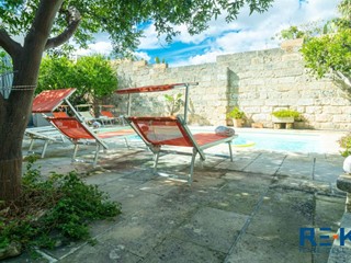 Villa in Vendita a Spongano, 890'000€, 920 m²