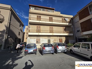 Quadrilocale in Affitto a Palermo, 550€, 90 m²