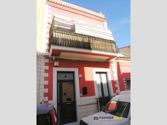 Casa Indipendente in Vendita a Pachino, 130'000€, 270 m²