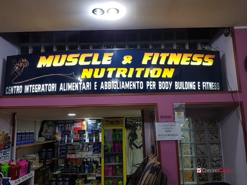 Negozio in Affitto a Messina, 850€, 40 m²