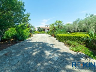 Villa in Vendita a Nardò, 1'100'000€, 417 m²