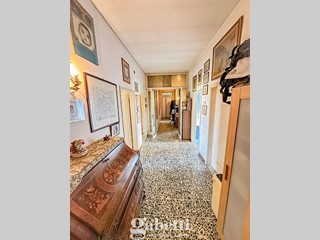 Appartamento in Vendita a Firenze, 330'000€, 122 m²