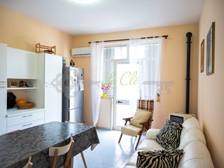 Casa Indipendente in Vendita a Cavallino, 220'000€, 198 m², con Box