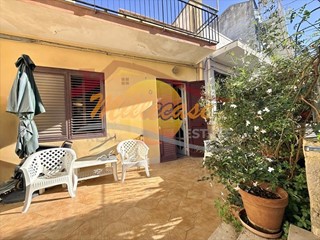 Casa Indipendente in Vendita a Siracusa, zona Belvedere, 78'000&euro;, 98 m²