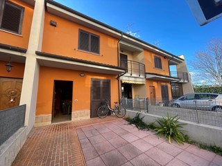 Villetta a schiera in Vendita a Manoppello, 205'000€, 122 m², con Box