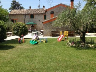 Casale in Vendita a Fano, zona CARIGNANO, 700'000&euro;