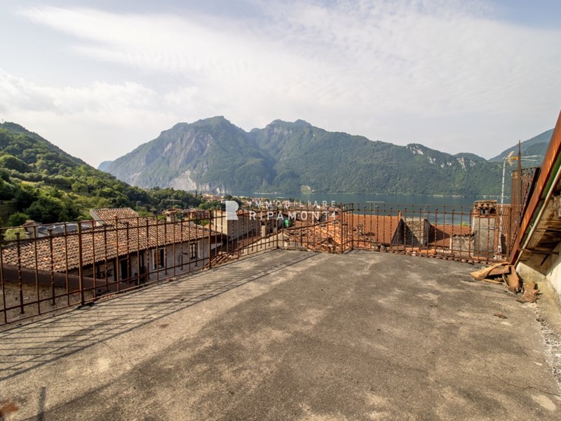 Casale in Vendita a Abbadia Lariana, 230'000€, 613 m²