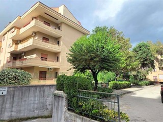 Quadrilocale in Vendita a Caserta, 230'000€, 145 m²