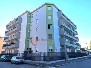 Trilocale in Vendita a Busto Arsizio, 138'000€, 107 m²