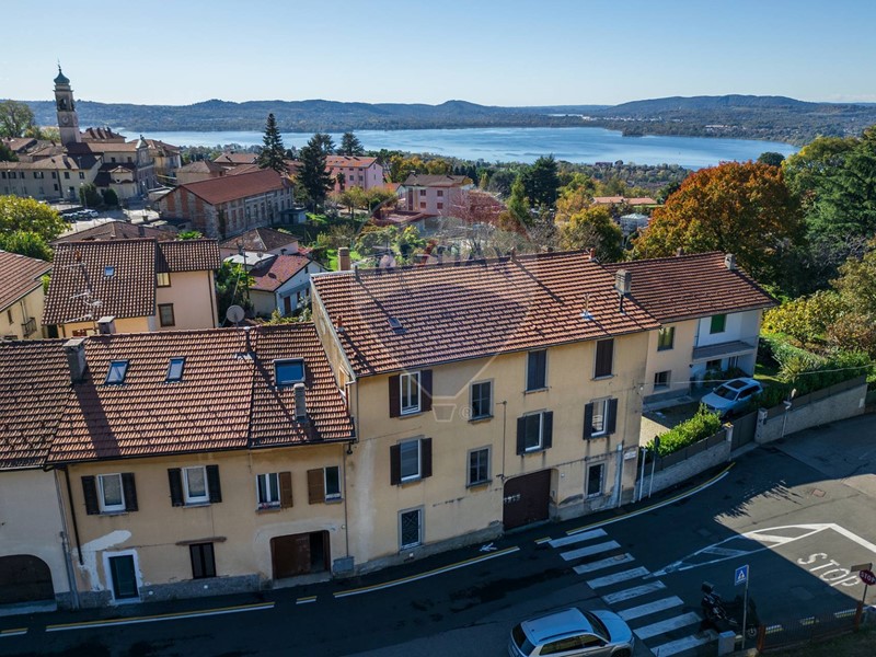 Trilocale in Vendita a Comerio, 127'000&euro;, 123 m²