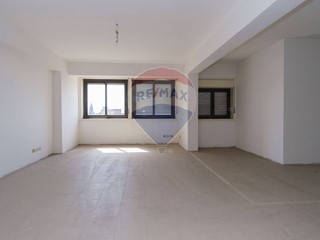 Ufficio in Vendita a Lentini, 40'000€, 65 m²