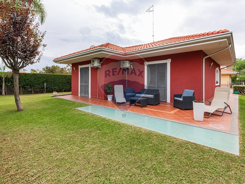 Villa in Vendita a Mascalucia, 378'000€, 200 m²