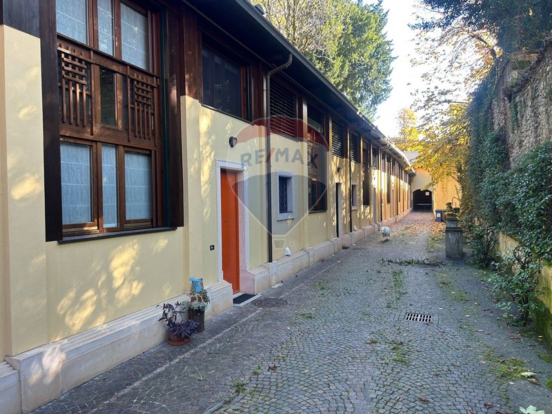 Bilocale in Affitto a Bergamo, 1'050€, 80 m²