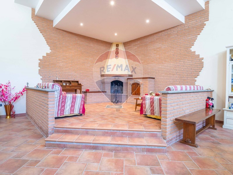 Casa Semi Indipendente in Vendita a Fiumicino, 370'000€, 375 m²