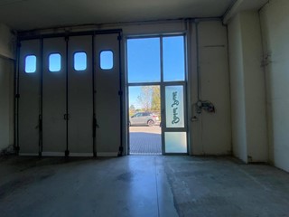 Attività commerciale in Affitto a Pontedera, 1'000€, 222 m²