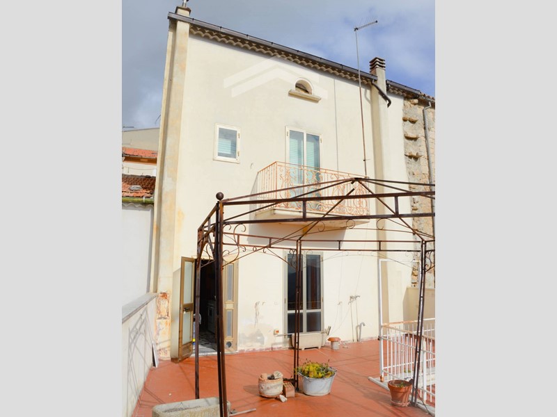 Quadrilocale in Vendita a Castelbottaccio, 29'000€, 172 m²