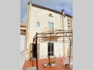 Quadrilocale in Vendita a Castelbottaccio, 29'000€, 172 m²