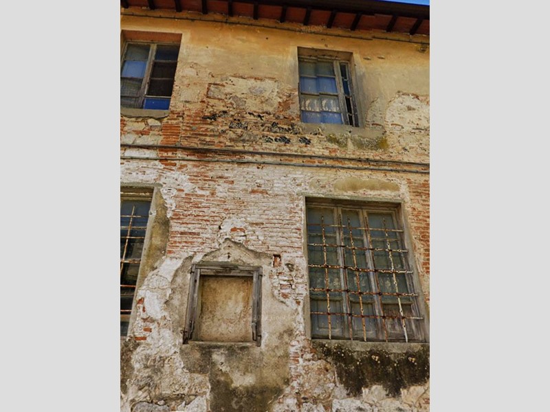 Rustico in Vendita a Vicopisano, 150'000€, 300 m²