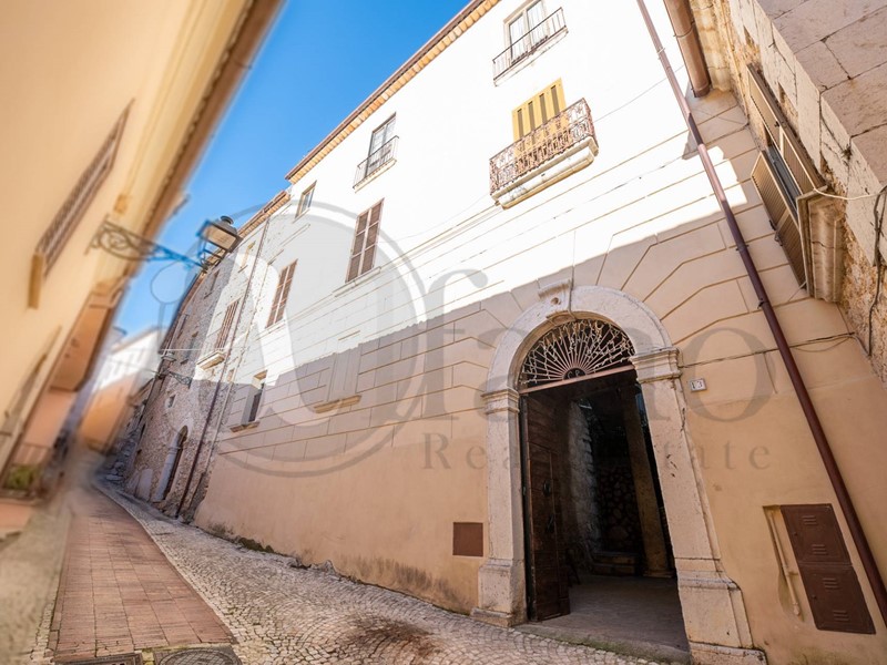 Appartamento in Vendita a Rocca d'Arce, 260'000€, 500 m²