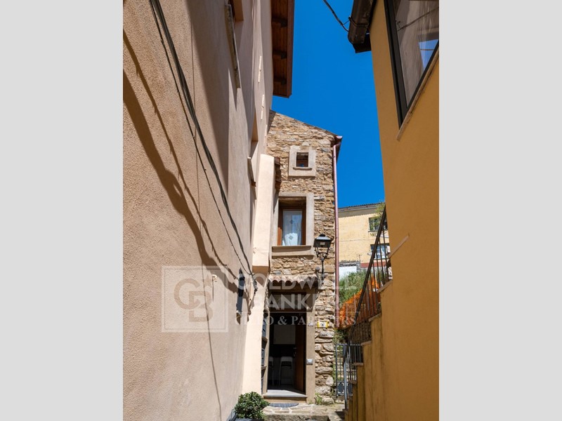 Trilocale in Vendita a Pollica, 135'000&euro;, 77 m²