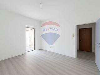 Bilocale in Vendita a Catania, 59'000&euro;, 66 m²