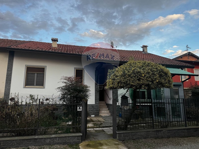 Casa Semi Indipendente in Vendita a Cressa, 145'000€, 130 m²